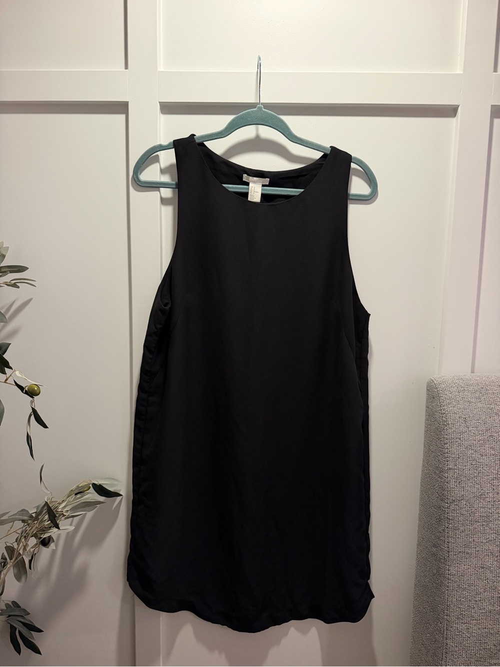 H&M Black Sleeveless Women's Chiffon Dress